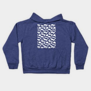 Sunny sky: White cartoon clouds in a repeating pattern Kids Hoodie